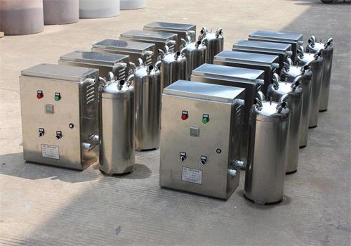 水箱自潔消毒器