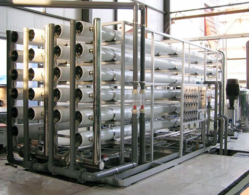 大型工業(yè)RO反滲透設(shè)備