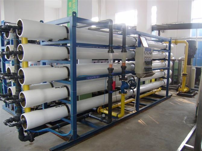 大型工業(yè)反滲透設(shè)備