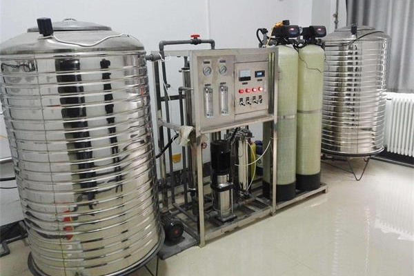 每小時一噸的工業純水設備