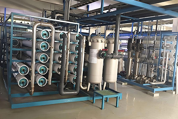 脫鹽水的設備生產廠家：為工業提供高效水處理支持 